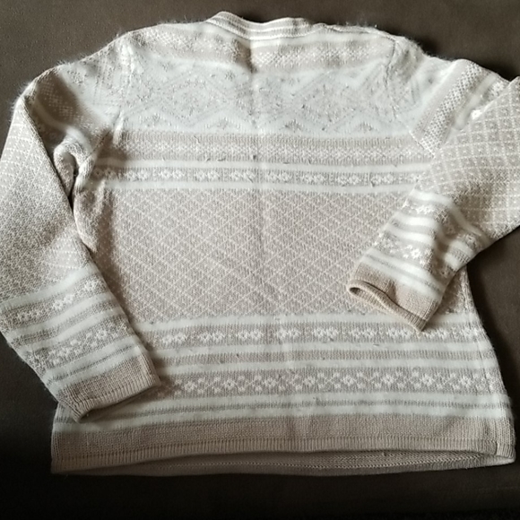 Sweater - Picture 4 of 4